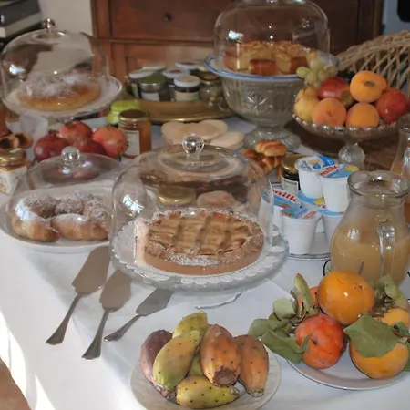 Casa Tipica Siciliana Patronale Tremetrisoprailcielo Con Vista, Colazione Interna In Terrazzo Panoramico
