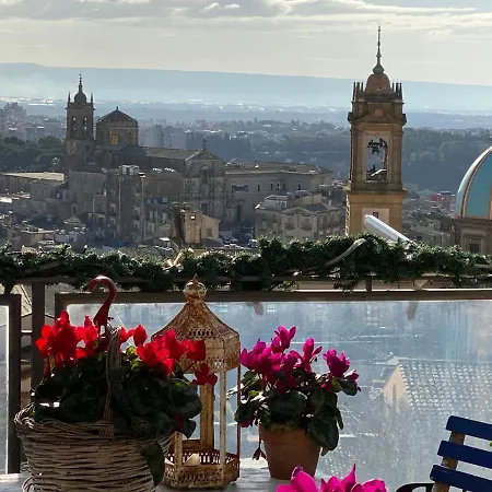 Casa Tipica Siciliana Patronale Tremetrisoprailcielo Con Vista, Colazione Interna In Terrazzo Panoramico 2*