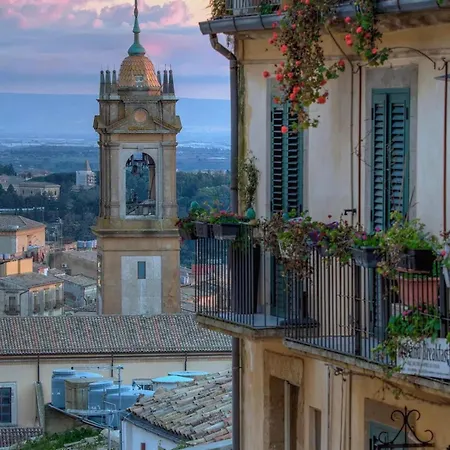 Bed & Breakfast Casa Tipica Siciliana Patronale Tremetrisoprailcielo Con Vista, Colazione Interna In Terrazzo Panoramico 4*