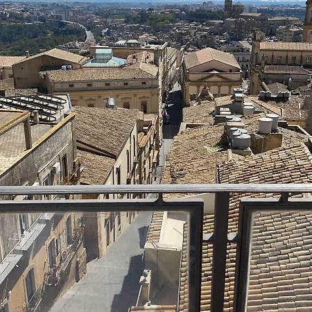 Casa Tipica Siciliana Patronale Tremetrisoprailcielo Con Vista, Colazione Interna In Terrazzo Panoramico