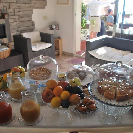 Casa Tipica Siciliana Patronale Tremetrisoprailcielo Con Vista, Colazione Interna In Terrazzo Panoramico Bed & Breakfast 4*