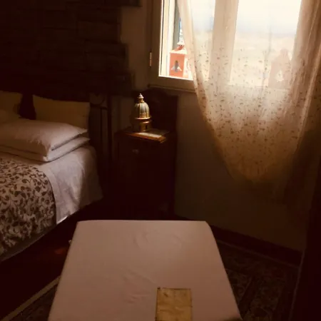 Casa Tipica Siciliana Patronale Tremetrisoprailcielo Con Vista, Colazione Interna In Terrazzo Panoramico 4* Caltagirone