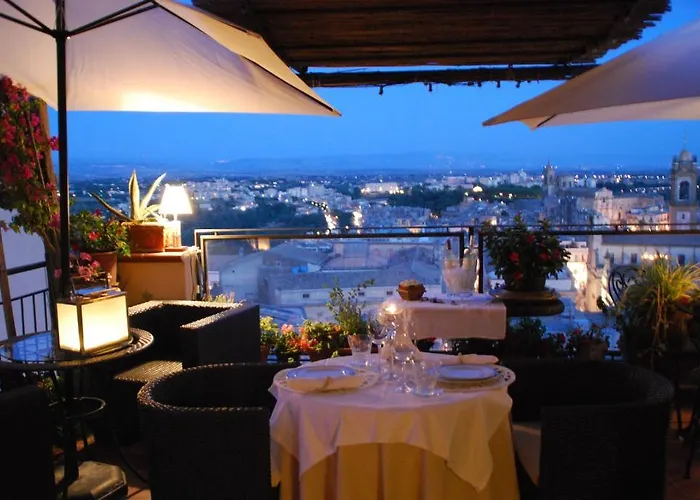 Bed & Breakfast Casa Tipica Siciliana Patronale Tremetrisoprailcielo Con Vista, Colazione Interna In Terrazzo Panoramico Caltagirone