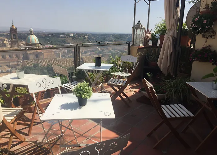 Casa Tipica Siciliana Patronale Tremetrisoprailcielo Con Vista, Colazione Interna In Terrazzo Panoramico 4*
