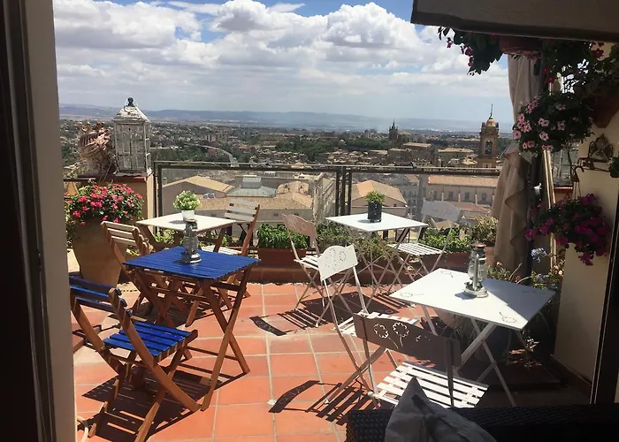 Casa Tipica Siciliana Patronale Tremetrisoprailcielo Con Vista, Colazione Interna In Terrazzo Panoramico