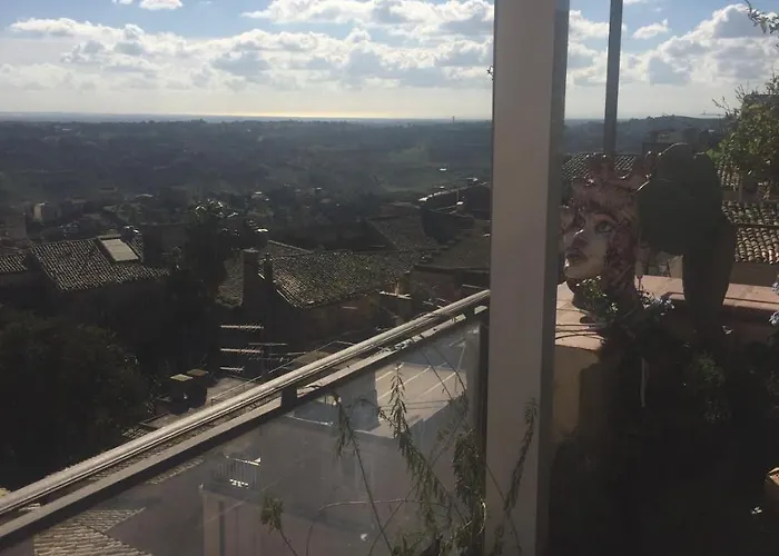 Bed & Breakfast Casa Tipica Siciliana Patronale Tremetrisoprailcielo Con Vista, Colazione Interna In Terrazzo Panoramico Caltagirone