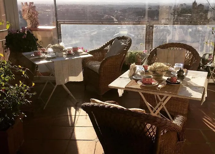 Bed & Breakfast Casa Tipica Siciliana Patronale Tremetrisoprailcielo Con Vista, Colazione Interna In Terrazzo Panoramico 4*