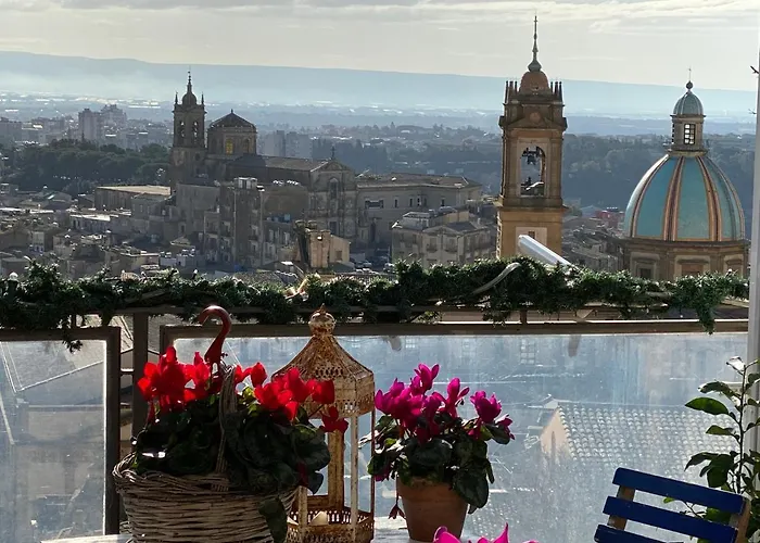 Casa Tipica Siciliana Patronale Tremetrisoprailcielo Con Vista, Colazione Interna In Terrazzo Panoramico 4*